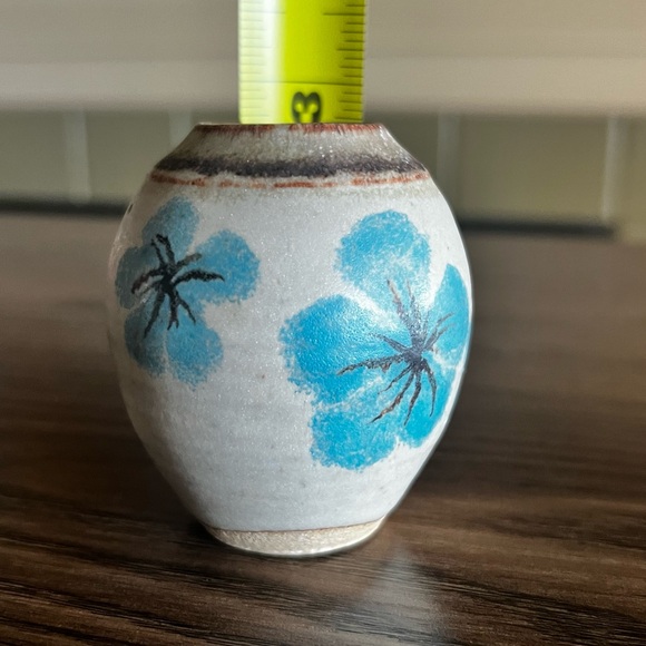 Small Painted Pottery Vase - Picture 8 of 12